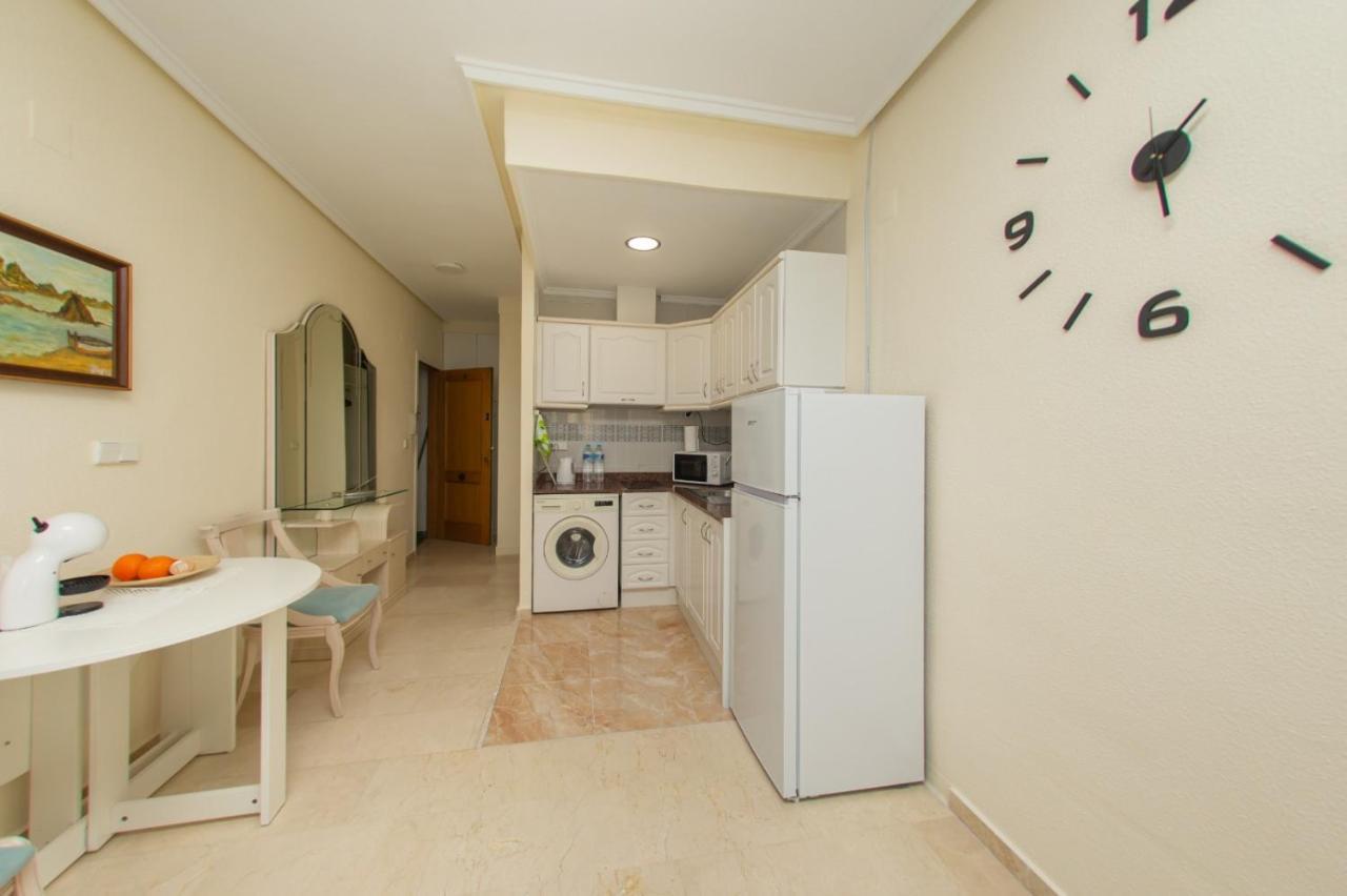 Студия На Белоснежном Пляже Los Locos Torrevieja Bagian luar foto