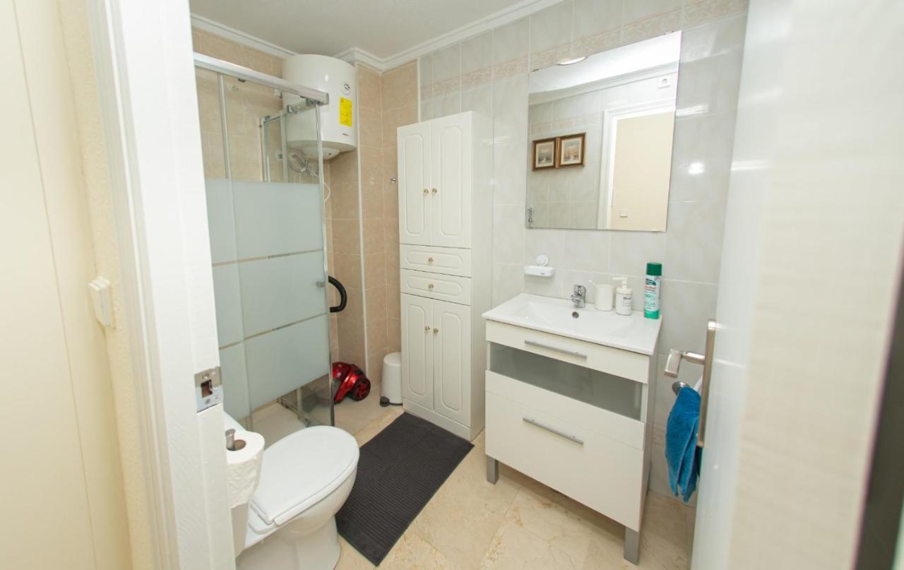 Студия На Белоснежном Пляже Los Locos Torrevieja Bagian luar foto