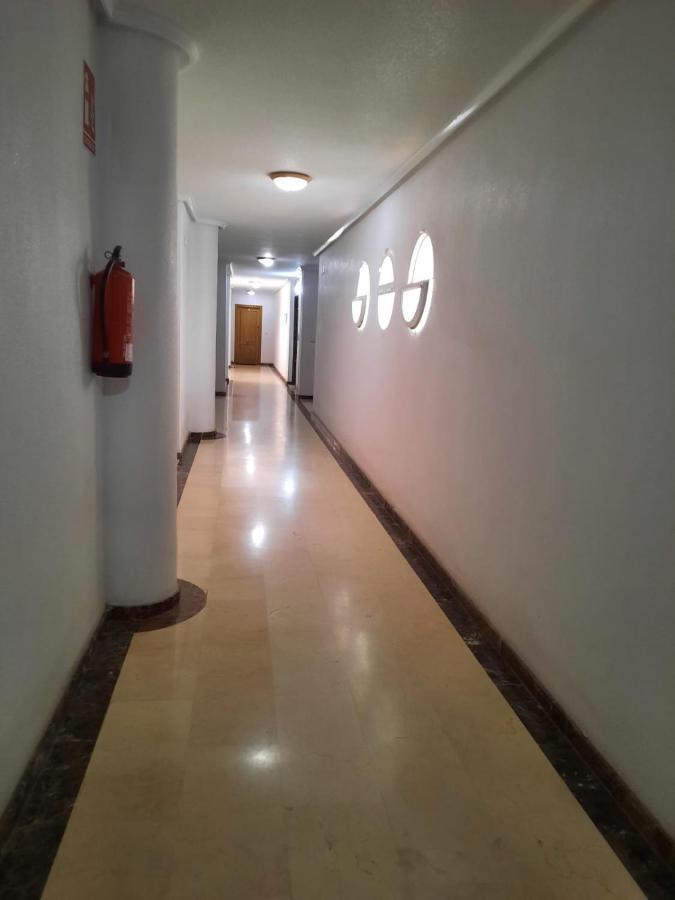 Студия На Белоснежном Пляже Los Locos Torrevieja Bagian luar foto